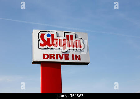 Orebro, Suède - 26 Avril 2019 : Vue de la Sibylla fast food restaurant logo et inscription à une unité de l'installation. Banque D'Images