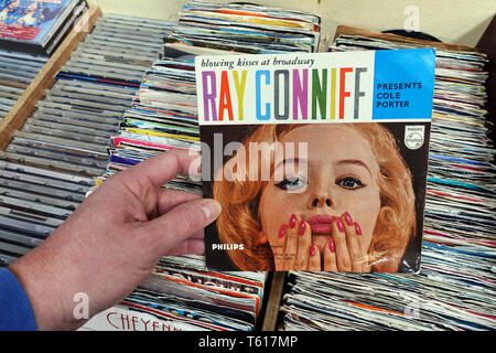 Seul Enregistrement : Ray Conniff - Présente Cole Porter Banque D'Images