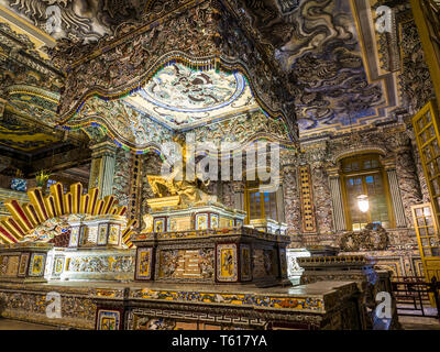 Tombe royale de Khai Dinh (Lăng Khải Định) à proximité de Hue, Vietnam, Asie Banque D'Images