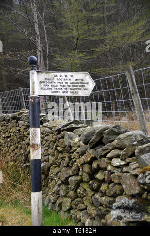 Metal Panneau pour Gatescarth passent, Nan Bield Pass & Longsleddale,près de Haweswater Réservoir en tête Mardale, Parc National de Lake District, Cumbria, Royaume-Uni. Banque D'Images