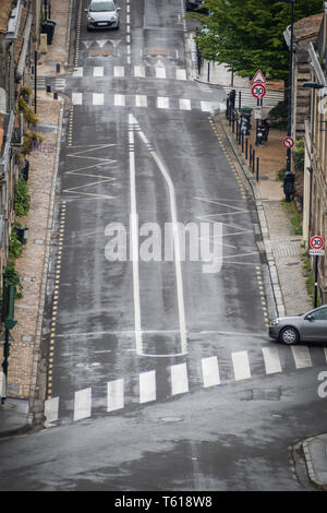 Photographie aérienne d'une rue de circulation à Bordeaux Banque D'Images