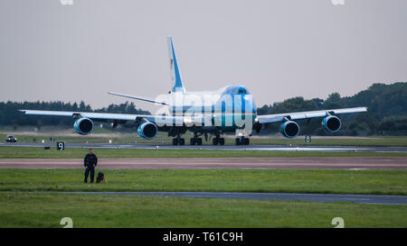 Air Force One arrivant à Fairford avec le président Obama à bord. Banque D'Images