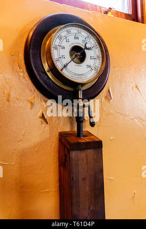 Ancienne jauge de pression, à la station de pompage d'Claymills Banque D'Images