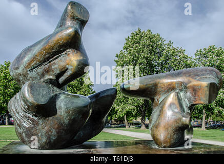 Figure : deux pièces d'orientation Points - Henry Moore (LH 606, Skulpturenpark Pinakotheken, Munich Banque D'Images