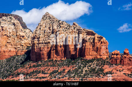 Les falaises de roches rouges de Sedona Arizona Banque D'Images