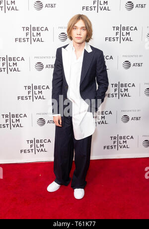 New York, NY - 27 Avril 2019 : Charlie Plummer assiste à la première mondiale de Gully au cours de Tribeca Film Festival au Théâtre SVA Banque D'Images