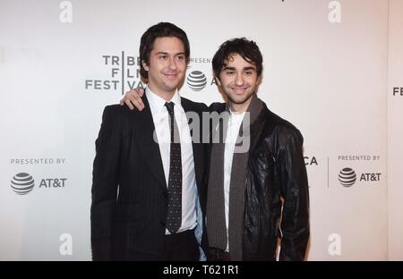 New York, USA. Apr 27, 2019. Wolff Nat et Alex Wolff assister à la première de 'The Kill Team" au cours de la 2019 Tribeca Film Festival au Théâtre Stella Artois Crédit : Ccmb ccu recommande le 27 avril 2019 à New York. Photo : Jeremy Smith/Espace d'image/media/Alamy Punch Live News Banque D'Images