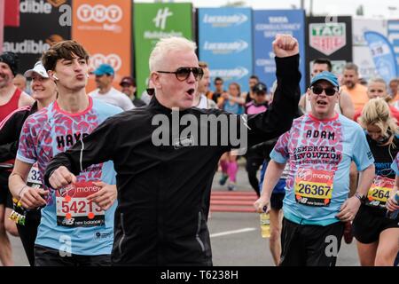 Londres, Royaume-Uni. 28 avr 2019. Chris Evans au début de la London Marathon, Greenwhich le Dimanche, Avril 28, 2019 . Credit : Julie Edwards/Alamy Live News Banque D'Images