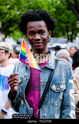 Tokyo, Japon. Apr 28, 2019. Les participants prennent part à la Tokyo Rainbow Pride Parade à Shibuya, Tokyo District. On estime que 10 000 personnes ont participé à la parade de la fierté Arc-en-ciel de Tokyo et ont défilé dans les rues de Shibuya pour sensibiliser la population sur une société exempte de préjugés et de discrimination. Credit : Keith Tsuji/ZUMA/Alamy Fil Live News Banque D'Images