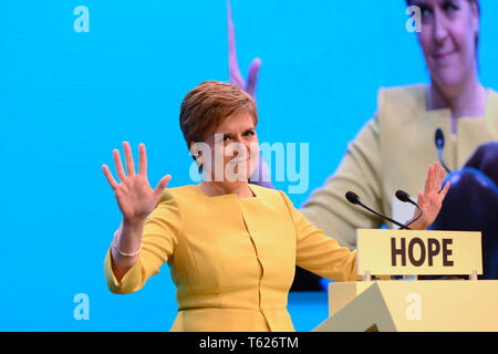 Edinburgh, Royaume-Uni. 28, avril, 2019. Premier Ministre de l'Ecosse Nicola Sturgeon livre son discours-programme à la Scottish National Party's Spring Conférence dans le centre de conférences internationales. © Ken Jack / Alamy Live News Banque D'Images