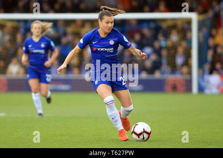 Surrey, UK. Apr 28, 2019. Ramona Bachmann de Chelsea Femmes en action. Women's Champions League semi final , deuxième manche Chelsea femmes v Lyon Feminines au Cherry Red Records Stadium de Kingston upon Thames, Surrey le dimanche 28 avril 2019. Cette image ne peut être utilisé qu'à des fins rédactionnelles. Usage éditorial uniquement, licence requise pour un usage commercial. Aucune utilisation de pari, de jeux ou d'un seul club/ligue/dvd publications. Crédit : Andrew Orchard la photographie de sport/Alamy Live News Banque D'Images