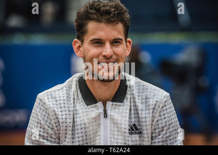 Barcelone, Espagne. 28 avril, 2019 : DOMINIC THIEM (AUT) pose pour une photo avec ses trophées après la finale de l'Open de Barcelone Banc Sabadell' 2019. Thiem gagne 6:4 , 6:0 Banque D'Images