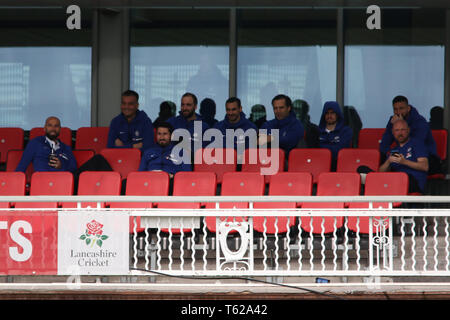 Le Lancashire, Royaume-Uni. Apr 28, 2019. Chelsea FC joueurs regardant le Royal London Simatai Cup match entre v Lancashire Leicestershire renards à l'Emirates le terrain de cricket Old Trafford, Manchester, Angleterre le 28 avril 2019. Photo de John Mallett. Usage éditorial uniquement, licence requise pour un usage commercial. Aucune utilisation de pari, de jeux ou d'un seul club/ligue/dvd publications. Credit : UK Sports Photos Ltd/Alamy Live News Banque D'Images