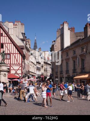 La pittoresque ville de Dijon en Bourgogne, en France Banque D'Images