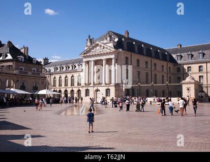 La pittoresque ville de Dijon en Bourgogne, en France Banque D'Images