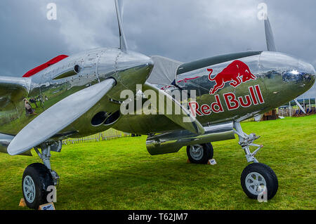 Un ockheed 1944 P-38 Lightning en exposition statique à Goodwood Revival 2017 Banque D'Images
