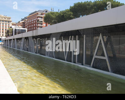 Cascade du Centro Cultural de la Villa (Centre culturel de la Villa), Madrid, Espagne. Banque D'Images