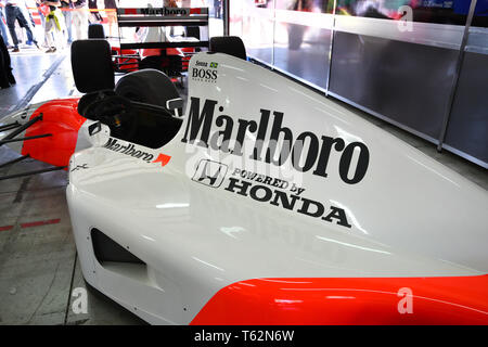 Imola, 27 avril 2019 Historique 1992 : F1 McLaren MP4-7 ex Ayrton Senna - Gerhard Berger dans le fort au cours de Minardi jour Historique 2019 au circuit d'Imola Banque D'Images