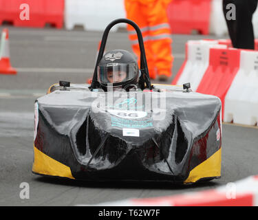 Course de voiture électrique Greenpower venir à Kingston Upon Hull Rue Rue de la toute première course de voiture électrique en Grande-Bretagne le 28 avril 2019 Banque D'Images