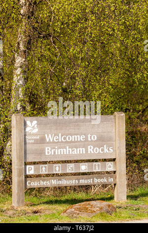 Affichage panneau disant Bienvenue sur Brimham rocks un emplacement dans National Trust dans la Nidderdale Yorkshire Dales England UK Banque D'Images