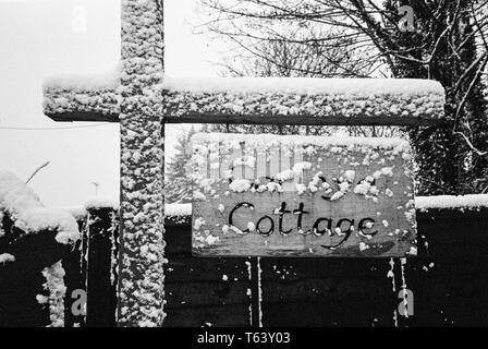 Carinya Cottage, bas de Lymington Road, Medstead, Alton, Hampshire, Angleterre, Royaume-Uni. Banque D'Images