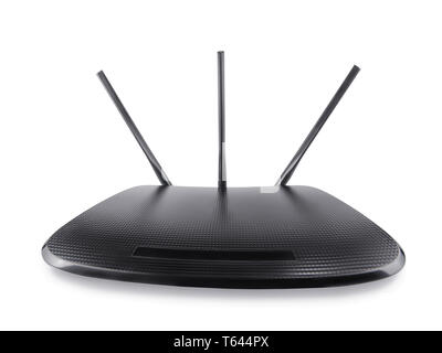 Routeur Wifi noir en grand angle de vue. Isolé sur blanc, chemin de détourage inclus Banque D'Images