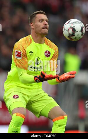 Nuremberg, Allemagne. 28 avr, 2019. firo : 28.04.2019, Football, 1.Bundesliga 2018/2019 saison, 1.FC Nuremberg - FC Bayern Munich 1 : 1, Christian Mathenia, 1.FC Nuremberg, Nurnberg, FCN, la moitié de la figure, l'utilisation de crédit dans le monde entier | : dpa/Alamy Live News Banque D'Images