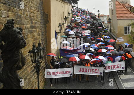 Mars pour pouvoir judiciaire indépendant contre la nomination de Marie Benesova en tant que nouveau ministre de la justice, organisé par millions d'instants pour la démocratie group à Prague, République tchèque, le 29 avril 2019. (CTK Photo/Vit Simanek) Banque D'Images