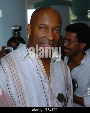 MIAMI - 16 juillet : DirectorJohn et Singleton épouse Akosua Busia au Film La vie 8e édition du Festival du Film Noir américain à la Jackie Gleason Theater Le 16 juillet 2005, à Miami, en Floride. People : Nia Long et le réalisateur John Singleton Banque D'Images