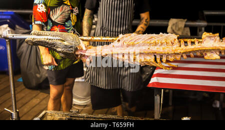 Tout grillé au marché de crocodile en Thaïlande. Banque D'Images