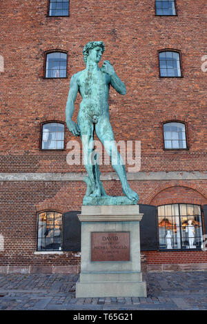 Danemark, copenhague, réplique statue de David de Michel-Ange à l'extérieur de la Collection Royale Cast, "West Indian Warehouse' 07/06/2018 Photo Fabio Mazza Banque D'Images