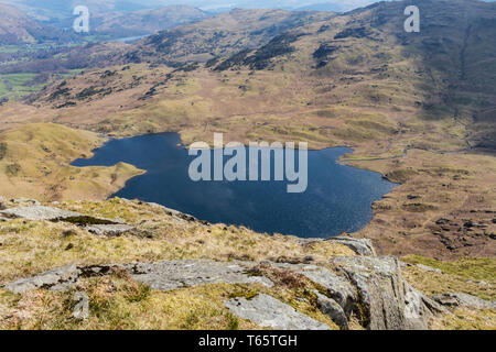 Easedale Tarn depuis le sud haut de Tarn Crag, Lake District, Cumbria, Royaume-Uni Banque D'Images