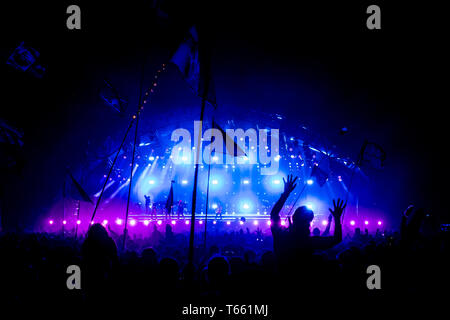 Le Danemark, Roskilde - Juillet 5, 2018. Une vue imprenable sur le concert la foule en face de l'une des nombreuses étapes pendant le festival de musique danois Roskilde Festival 2018. (Photo crédit : Gonzales Photo - Peter Troest). Banque D'Images