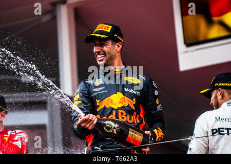 Monte Carlo / Monaco - 05/27/2018 - # 3 Daniel RICCIARDO (AUS, Red Bull Racing) célébrant l'obtention de la Monaco GP sur le podium Banque D'Images