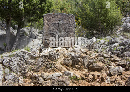 L'allégement de bronze sur la colline des Apparitions Podbrdo surplombant le village de Medjugorje en Bosnie et Herzégovine Banque D'Images