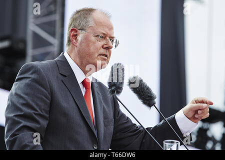 Peer Steinbrück (SPD), candidat chancelier SPD, tient un discours lors de la SPD 150 ans à Berlin. Banque D'Images