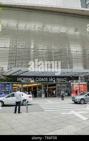 Sao Paulo, SP, BRÉSIL - Mars 01, 2019 : Centre commercial de centre-ville appelé Shopping Cidade de São Paulo. Situé à l'avenue Paulista. Banque D'Images