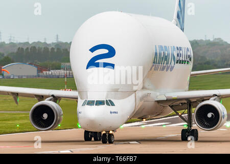 Avions de transport Airbus Beluga numéro 2 à Hawarden airport. Banque D'Images