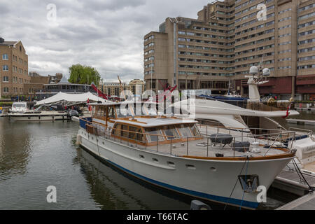 St Katharine Docks, Londres, Royaume-Uni Banque D'Images