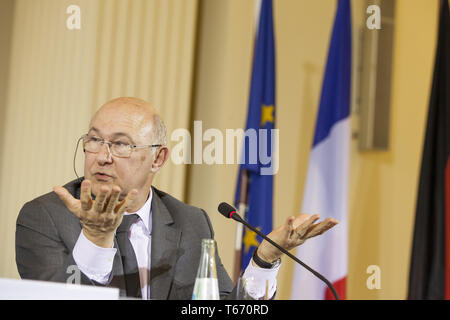 Nouveau ministre français des Finances Michel Sapin et Wolfgang Schäuble - conférence de presse conjointe à Berlin. Banque D'Images