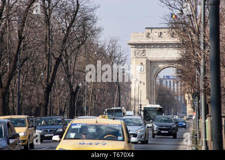 L'Arcul de Triumf ou Arc de Triomphe, Bucarest, Roumanie Banque D'Images