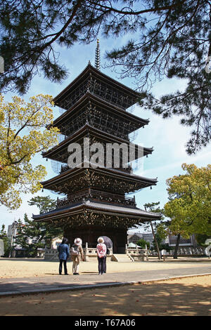 La pagode à cinq étages du temple en bois Zentsuji Kagawa au Japon Banque D'Images