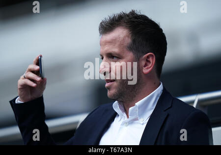 Ajax manager Erik dix Hag et entraîneur assistant Alfred Schreuder durant la conférence de presse à Tottenham Hotspur Stadium, Londres. Banque D'Images