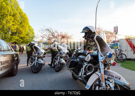 VANCOUVER, BC, CANADA - 20 avr 2019 : les motos et les véhicules de patrouille de la VPD au festival 420 à Vancouver. Banque D'Images