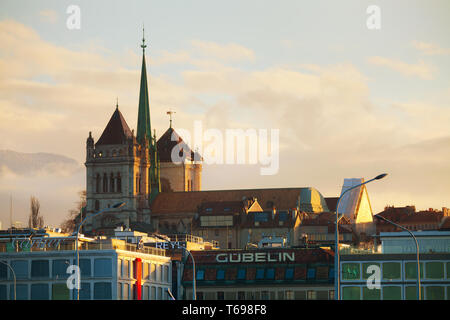La ville de Genève sommaire avec la Cathédrale St Pierre Banque D'Images