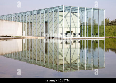 Cubus Exposition de Langen Foundation, Neuss, Bas-rhin, Rhénanie du Nord-Westphalie, Allemagne Banque D'Images