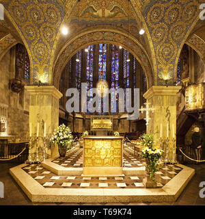 Autel et choeur Hall, Cathédrale d'Aix, Site du patrimoine mondial de l'UNESCO, en Rhénanie du Nord-Westphalie, Allemagne Banque D'Images