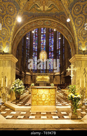 Autel et choeur Hall, Cathédrale d'Aix, Site du patrimoine mondial de l'UNESCO, en Rhénanie du Nord-Westphalie, Allemagne Banque D'Images