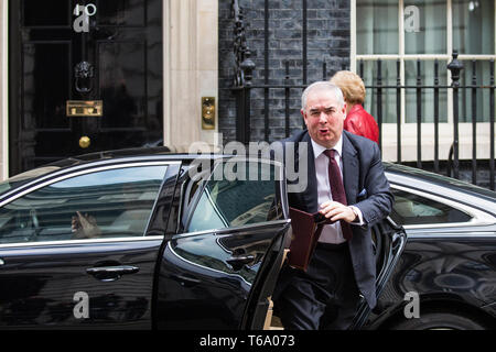 Londres, Royaume-Uni. Apr 9, 2019. Geoffrey Cox QC MP, Procureur Général, arrive au 10 Downing Street pour une réunion du Cabinet. Credit : Mark Kerrison/Alamy Live News Banque D'Images