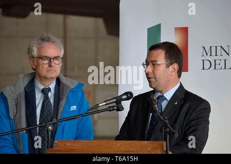 Schilling ROLAND- STEFANO CANDIANI- CONFÉRENCE DE PRESSE DE L'AÉROPORT DE PRATICA PAR MER - EVAQUAZIONE ET HUMANITAIRE POUR APPUYER LES MESURES DE 5 bébés et 13 enfants (CLAUDIO SISTO/Fotogramma, ROME - 2019-04-29) p.s. la foto e' utilizzabile nel rispetto del contesto dans cui e' stata scattata, e senza intento del diffamatorio decoro delle persone rappresentate Banque D'Images